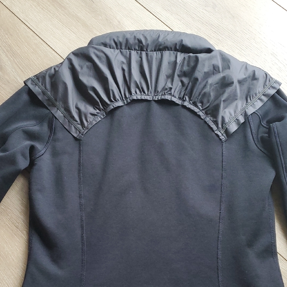 Lululemon Snug Sprinter Jacket Size 8 - Picture 14 of 16